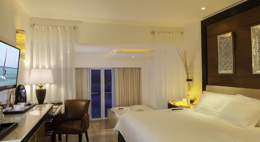 Le Blanc Spa Resort All Inclusive - Boulevard Kukulcan Km 10, Zona Hoteleira