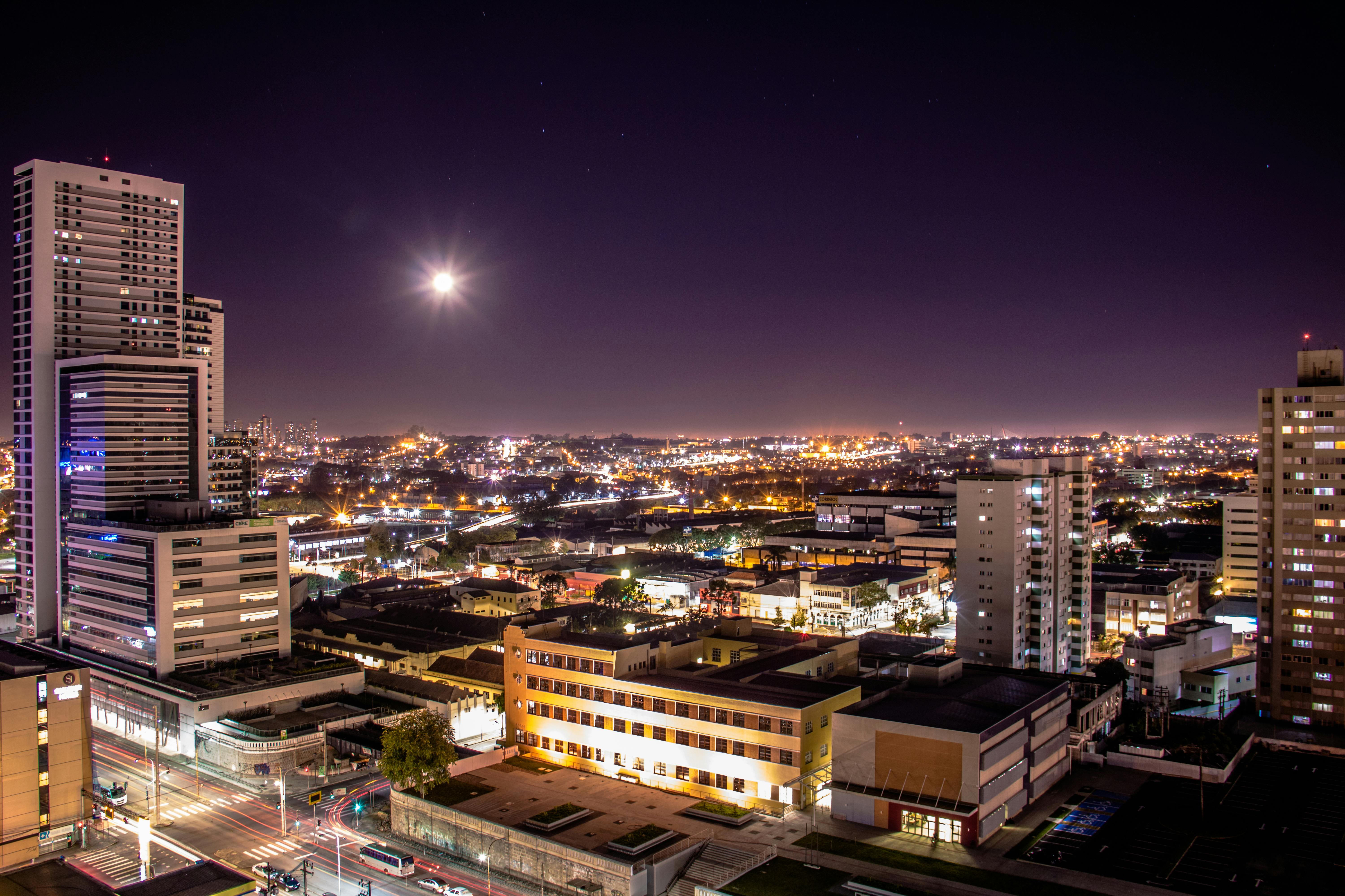 Curitiba à noite - Vista aérea da cidade
